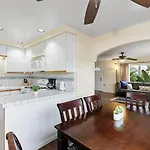Pacific Oasis - Large Patio, Parking & Walk To Beach