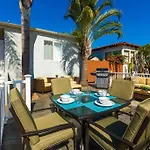 Pacific Oasis - Large Patio, Parking & Walk To Beach
